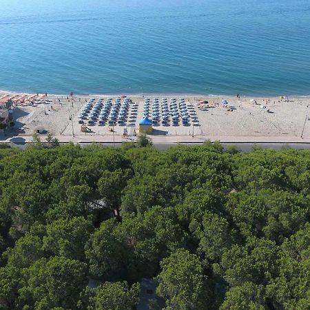 Villaggio Camping Lungomare Cropani Exteriör bild