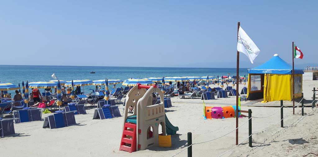 Villaggio Camping Lungomare Cropani Exteriör bild