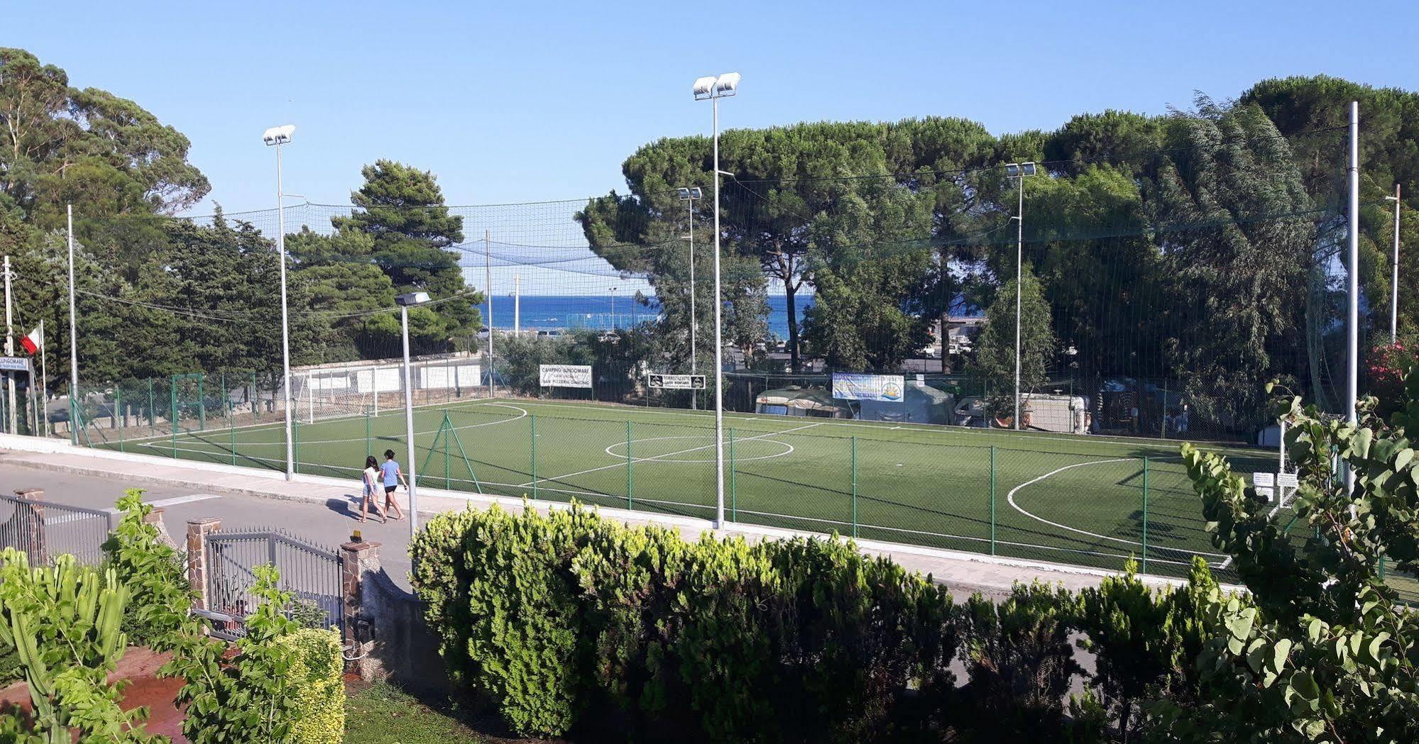 Villaggio Camping Lungomare Cropani Exteriör bild