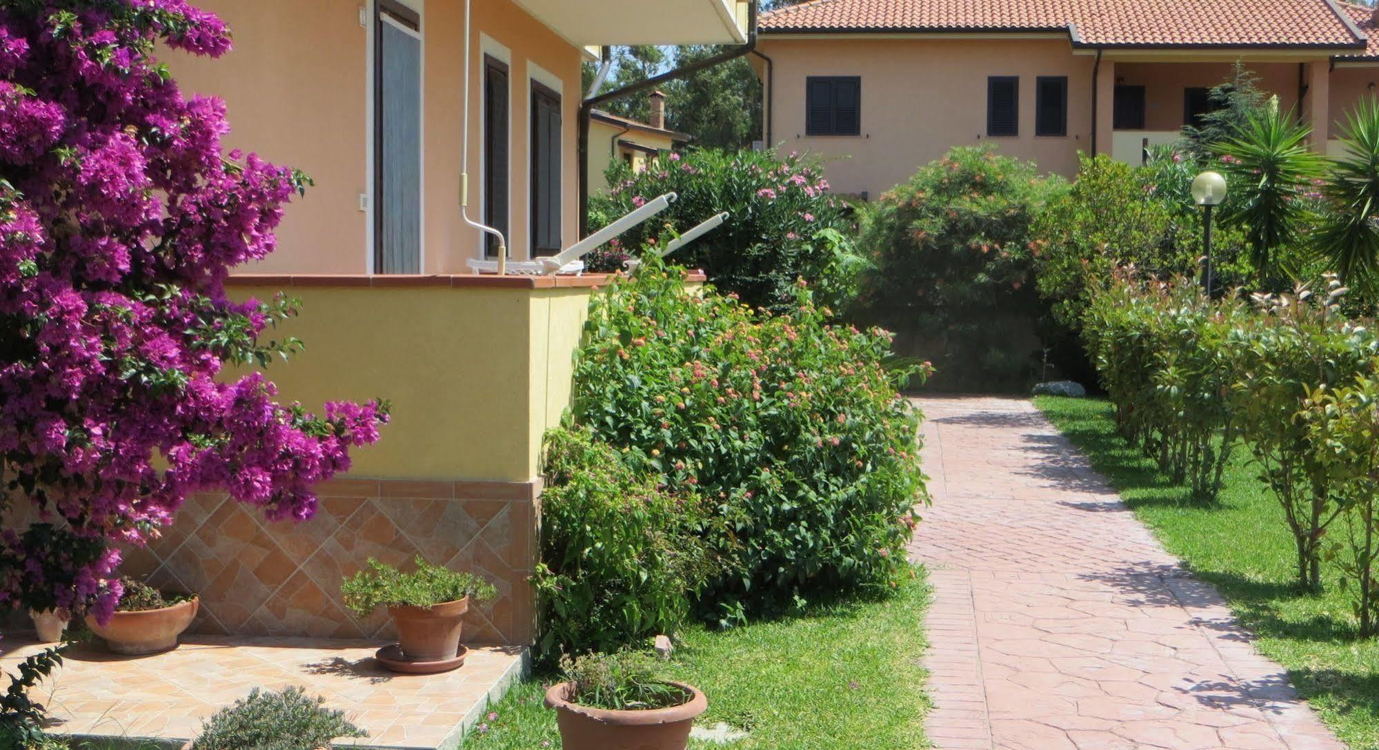 Villaggio Camping Lungomare Cropani Exteriör bild