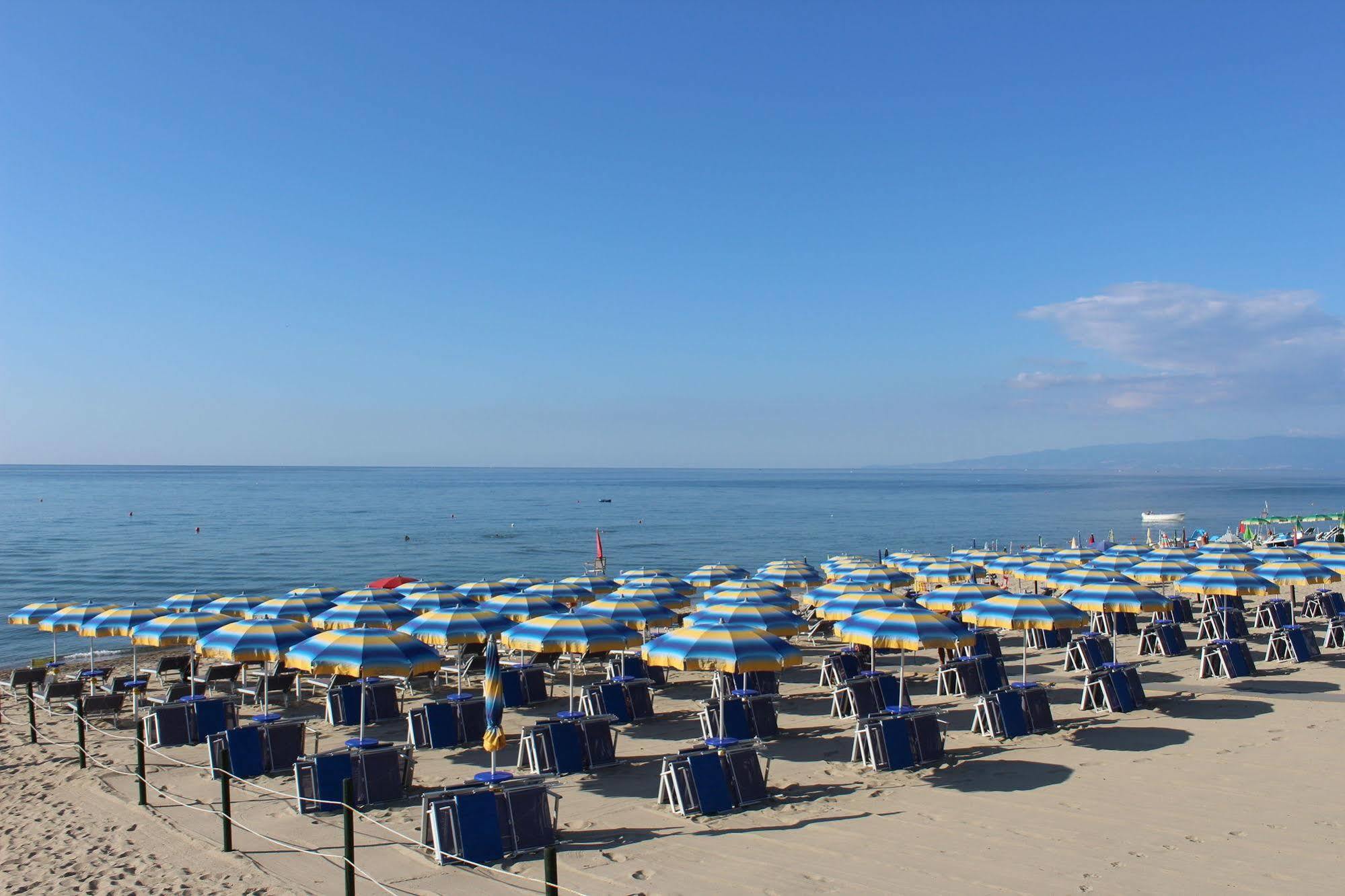 Villaggio Camping Lungomare Cropani Exteriör bild