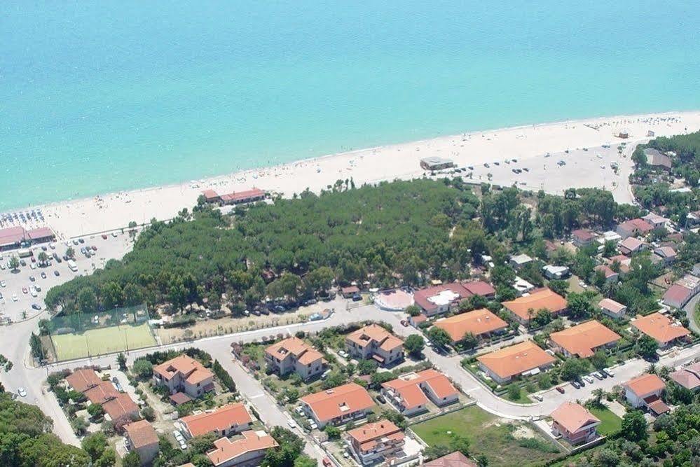 Villaggio Camping Lungomare Cropani Exteriör bild